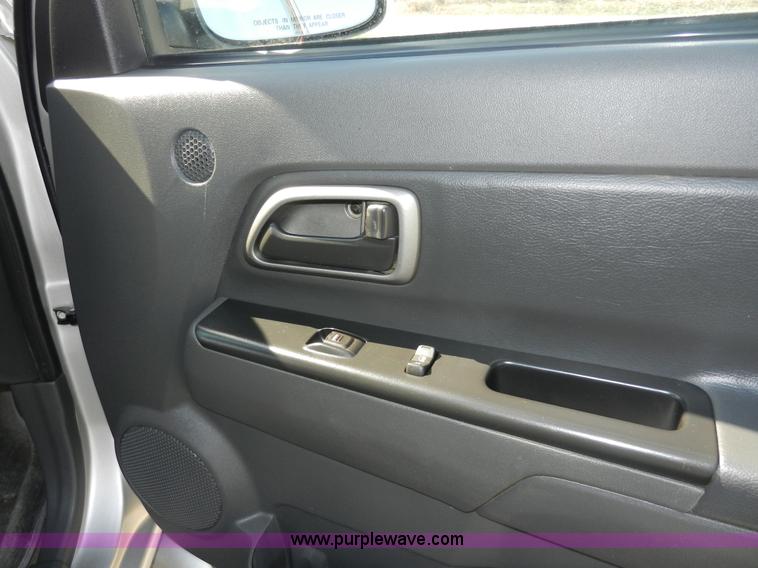 image for item D8007 2005 GMC Canyon SLE pickup truck