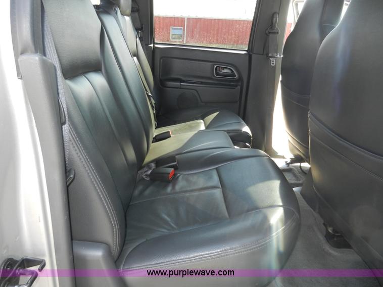 image for item D8007 2005 GMC Canyon SLE pickup truck