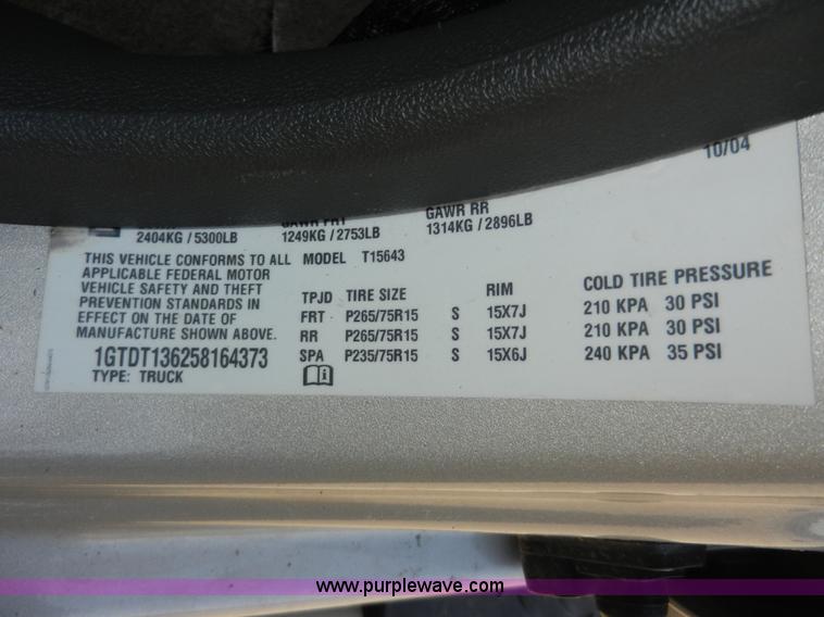 image for item D8007 2005 GMC Canyon SLE pickup truck