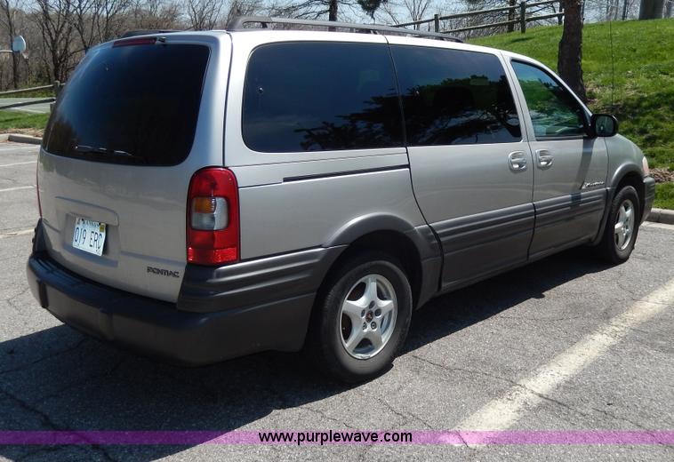 image for item D8057 2004 Pontiac Montana minivan