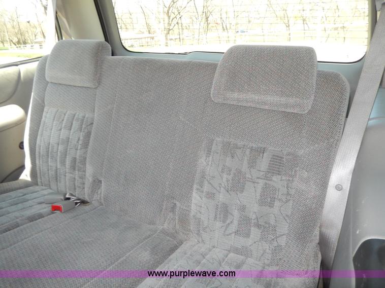 image for item D8057 2004 Pontiac Montana minivan