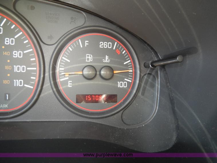 image for item D8057 2004 Pontiac Montana minivan