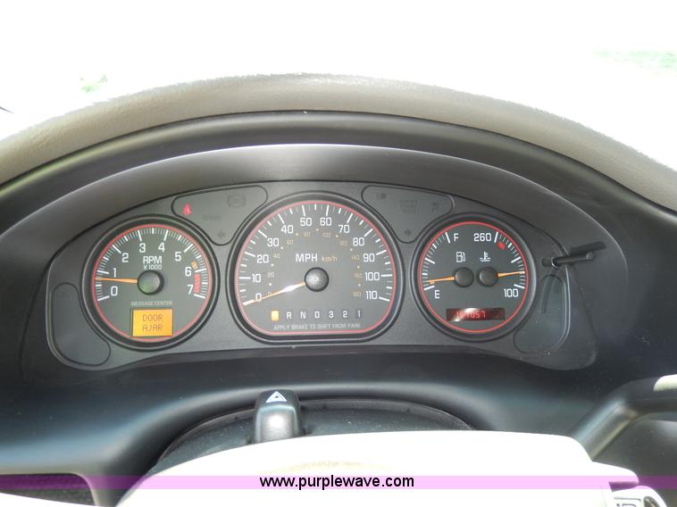 image for item D8057 2004 Pontiac Montana minivan