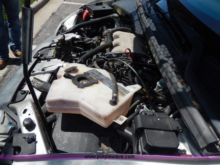 image for item D8057 2004 Pontiac Montana minivan