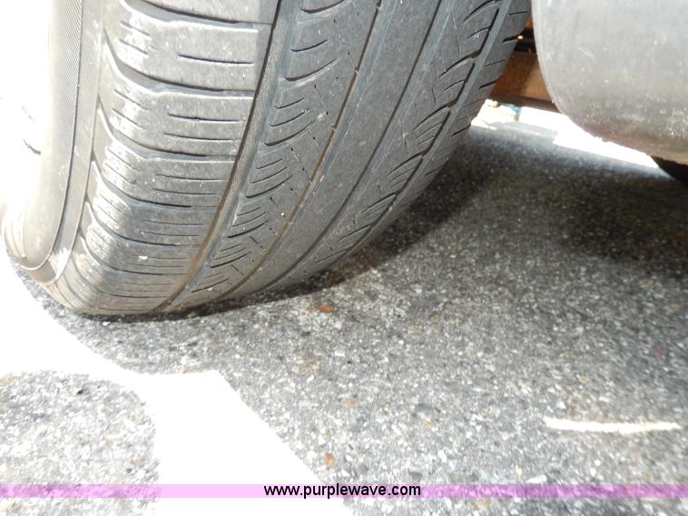 image for item D8057 2004 Pontiac Montana minivan