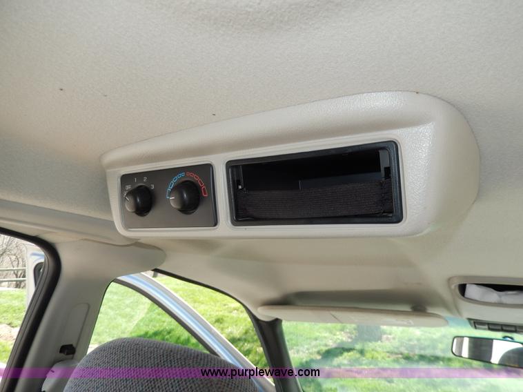 image for item D8057 2004 Pontiac Montana minivan