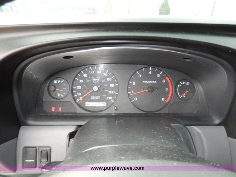 image for item D8064 2000 Nissan Xterra SUV