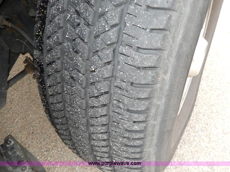 image for item D8064 2000 Nissan Xterra SUV