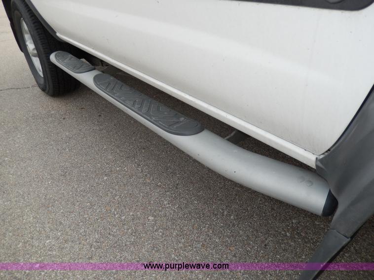 image for item D8064 2000 Nissan Xterra SUV