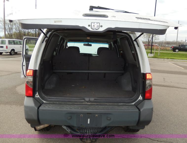 image for item D8064 2000 Nissan Xterra SUV