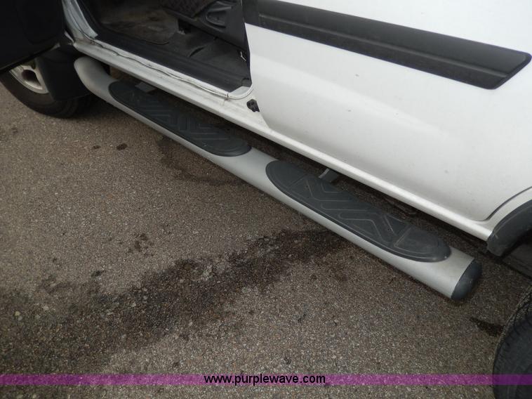 image for item D8064 2000 Nissan Xterra SUV