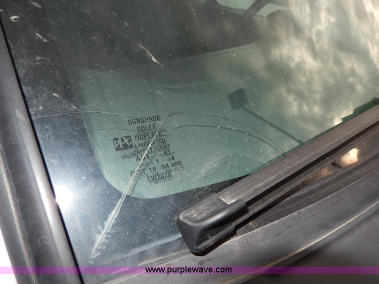 image for item D8064 2000 Nissan Xterra SUV