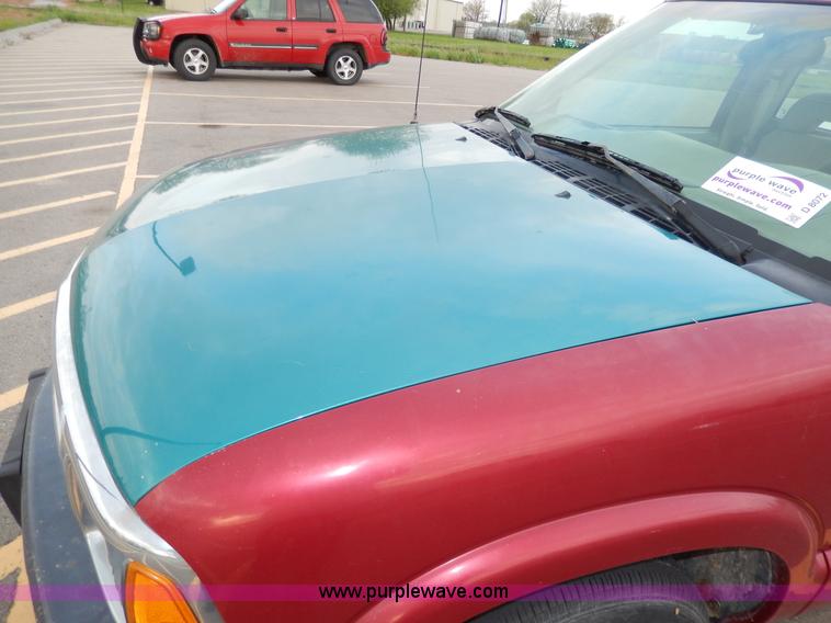 image for item D8072 1995 Chevrolet S10 pickup truck