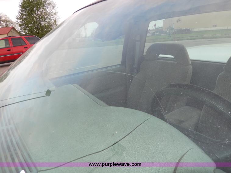 image for item D8072 1995 Chevrolet S10 pickup truck