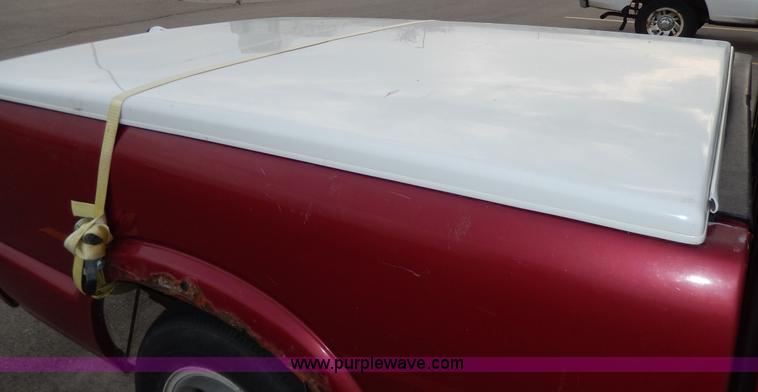 image for item D8072 1995 Chevrolet S10 pickup truck