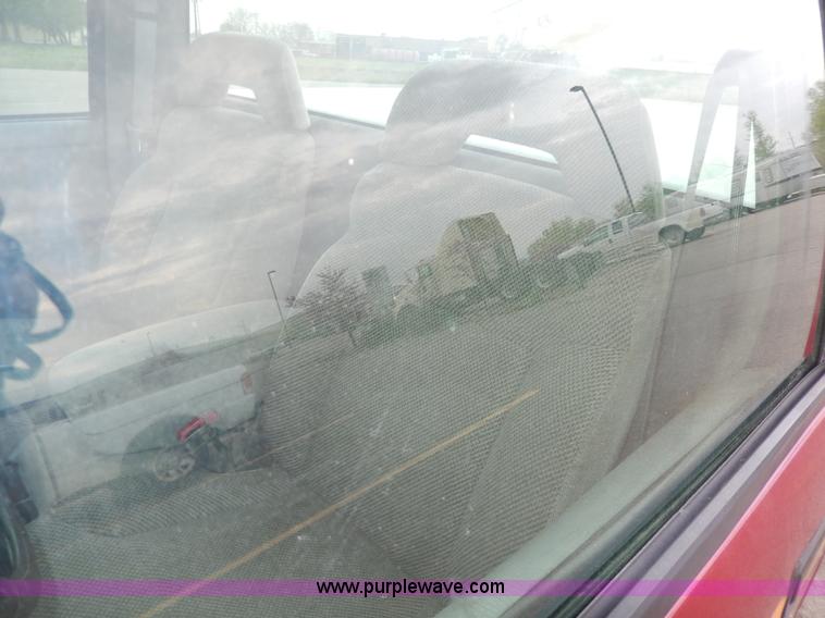 image for item D8072 1995 Chevrolet S10 pickup truck