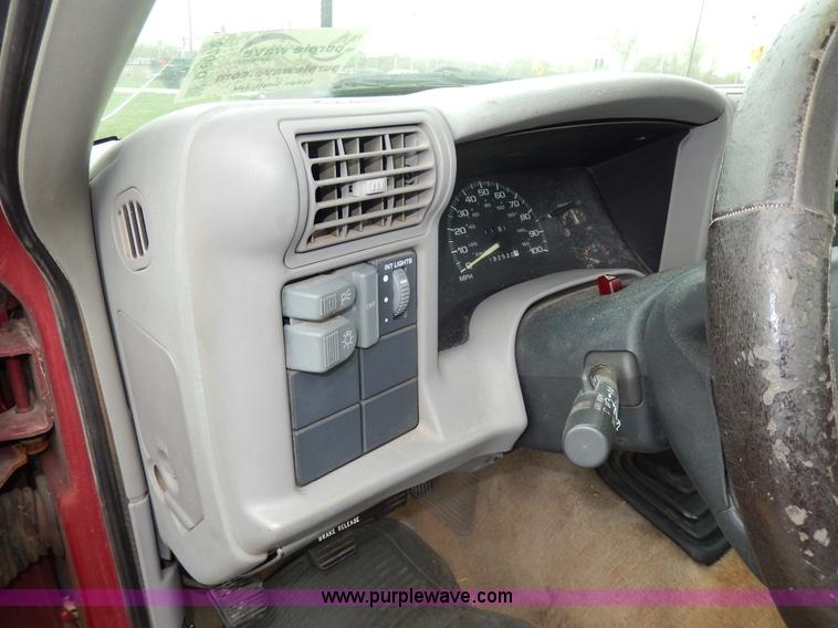 image for item D8072 1995 Chevrolet S10 pickup truck