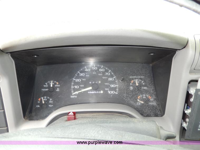 image for item D8072 1995 Chevrolet S10 pickup truck