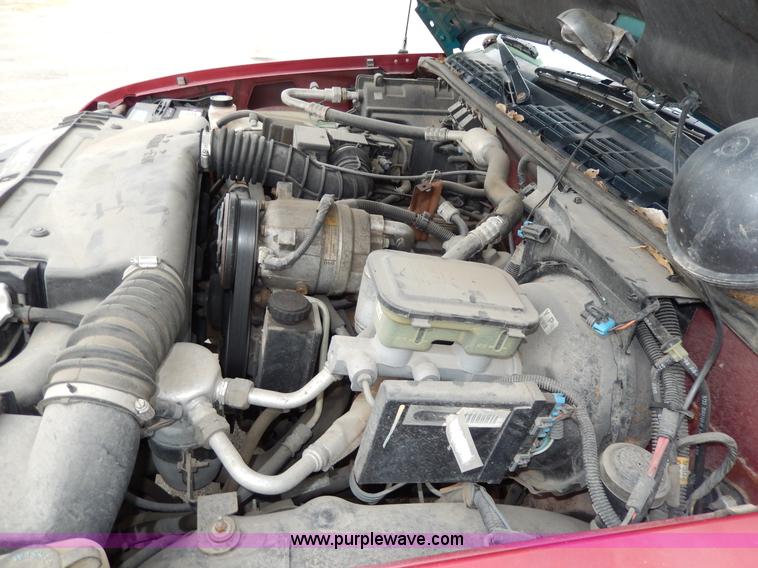 image for item D8072 1995 Chevrolet S10 pickup truck