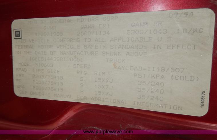 image for item D8072 1995 Chevrolet S10 pickup truck