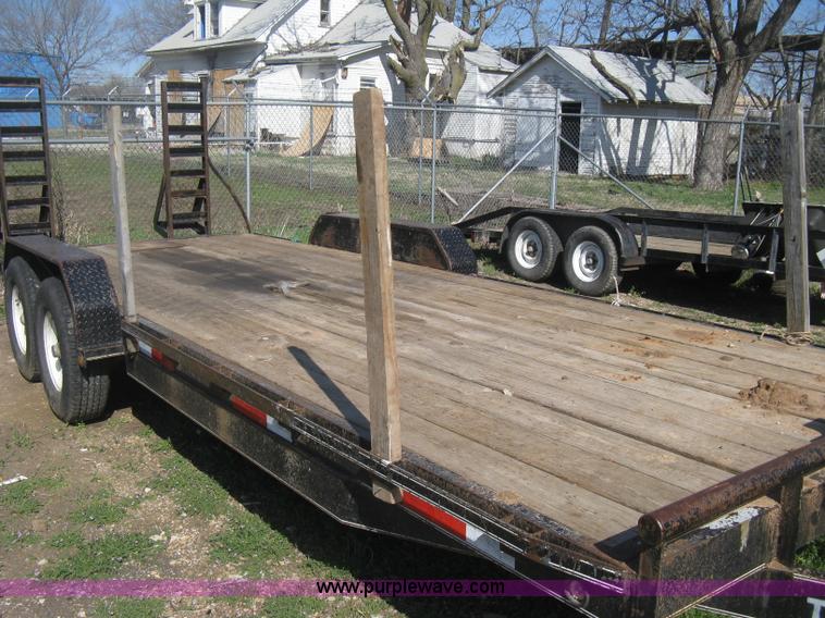 image for item E3381 2004 LB tandem axle flatbed trailer