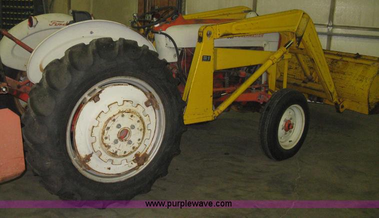 image for item E3396 1958 Ford 851 Power Master tractor