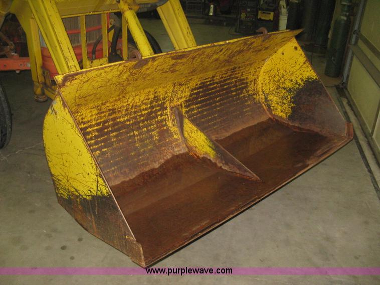 image for item E3396 1958 Ford 851 Power Master tractor