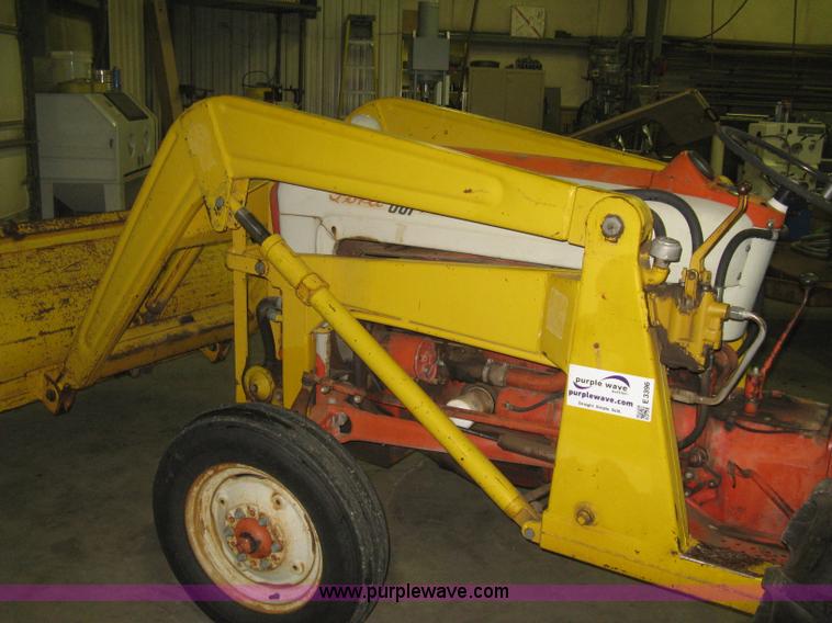 image for item E3396 1958 Ford 851 Power Master tractor