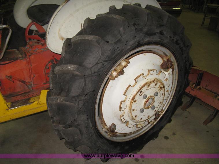 image for item E3396 1958 Ford 851 Power Master tractor