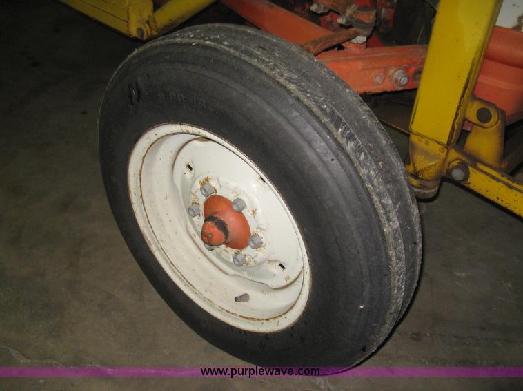 image for item E3396 1958 Ford 851 Power Master tractor