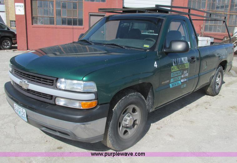 image for item F4415 1999 Chevrolet Silverado 1500 pickup truck