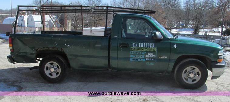image for item F4415 1999 Chevrolet Silverado 1500 pickup truck