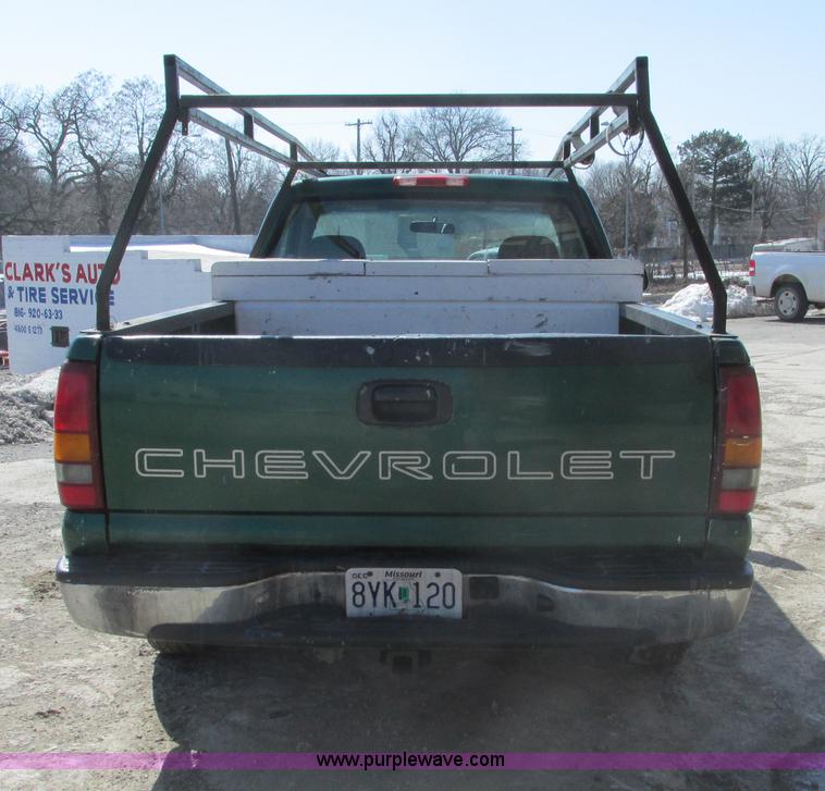 image for item F4415 1999 Chevrolet Silverado 1500 pickup truck