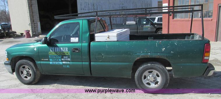 image for item F4415 1999 Chevrolet Silverado 1500 pickup truck