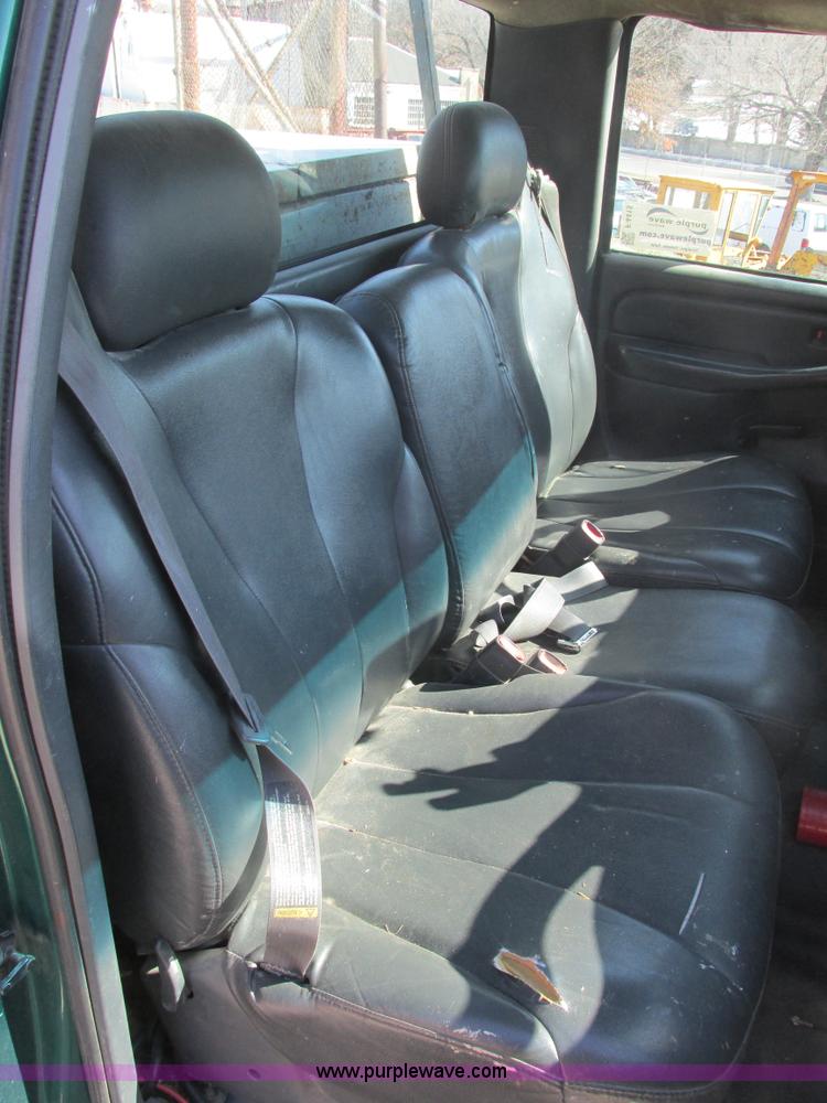 image for item F4415 1999 Chevrolet Silverado 1500 pickup truck