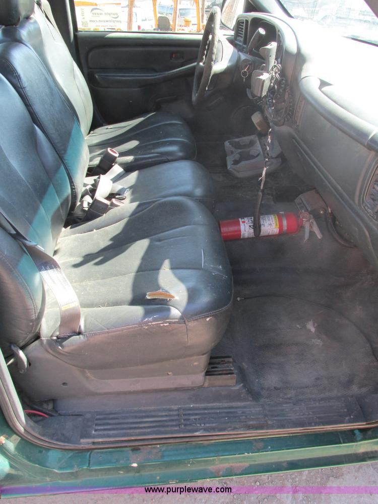 image for item F4415 1999 Chevrolet Silverado 1500 pickup truck