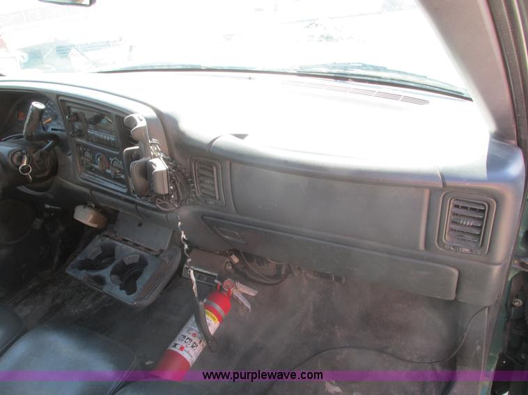 image for item F4415 1999 Chevrolet Silverado 1500 pickup truck