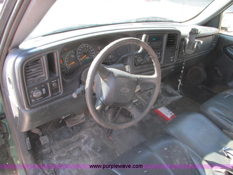 image for item F4415 1999 Chevrolet Silverado 1500 pickup truck