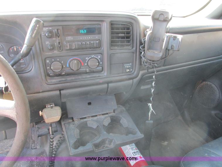 image for item F4415 1999 Chevrolet Silverado 1500 pickup truck