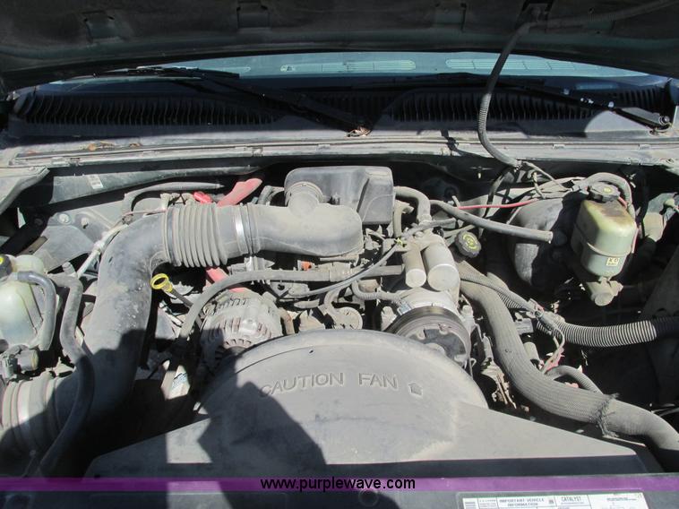 image for item F4415 1999 Chevrolet Silverado 1500 pickup truck