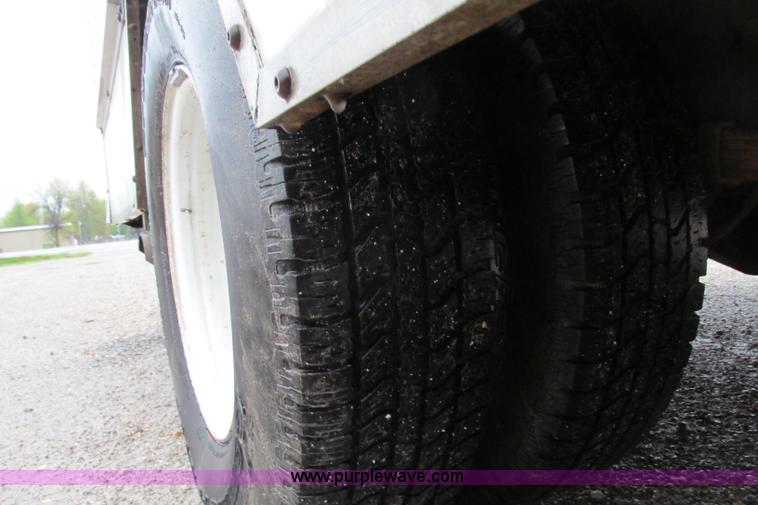 image for item F4824 1990 Ford Econoline E350 box truck