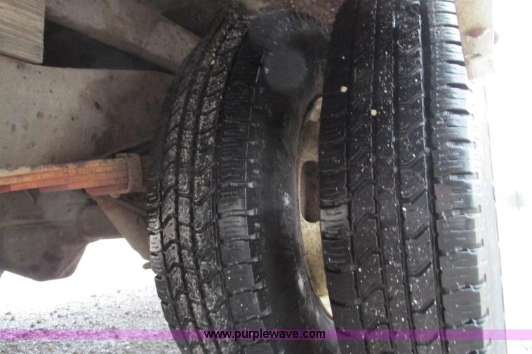 image for item F4824 1990 Ford Econoline E350 box truck