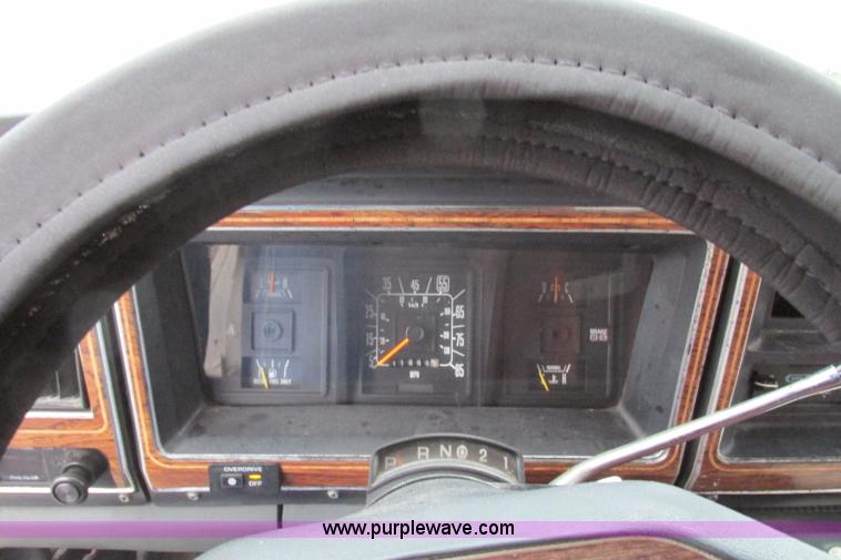 image for item F4824 1990 Ford Econoline E350 box truck