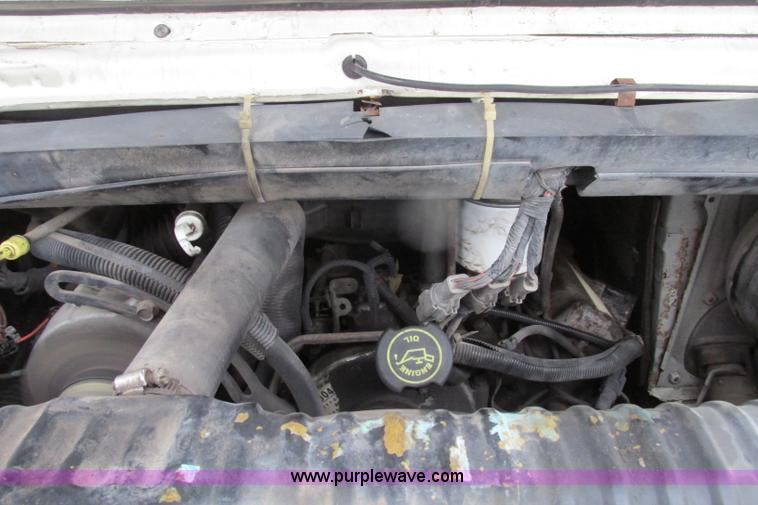 image for item F4824 1990 Ford Econoline E350 box truck