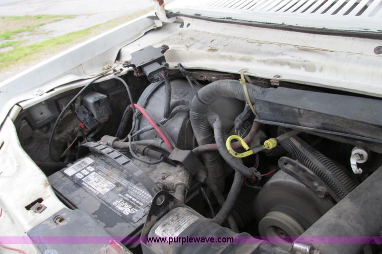 image for item F4824 1990 Ford Econoline E350 box truck