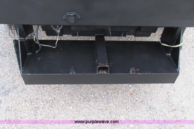 image for item F4825 2000 Ford F350 Super Duty Crew Cab flatbed pickup truck