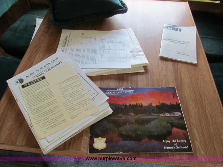 image for item F5014 1995 Kit Sportsmaster 278F camper