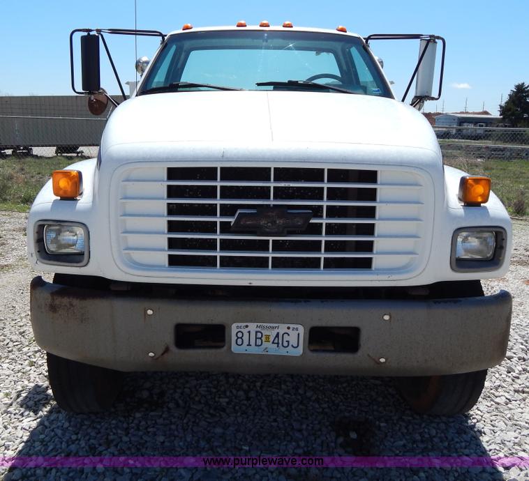 image for item G3102 2000 Chevrolet C6500 service truck