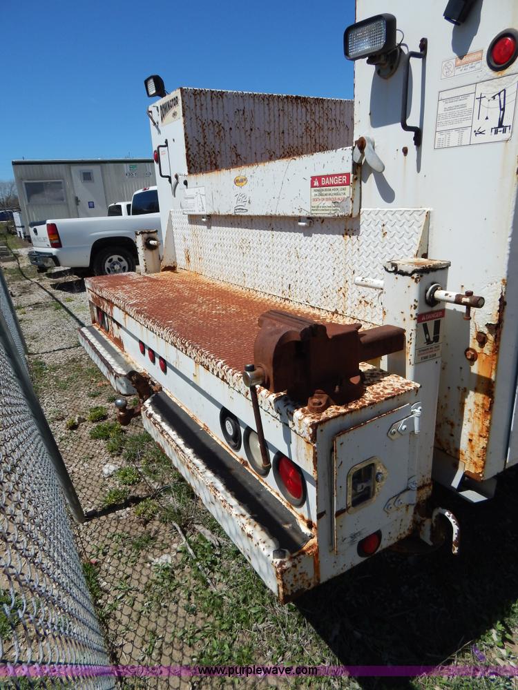 image for item G3102 2000 Chevrolet C6500 service truck