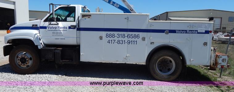 image for item G3102 2000 Chevrolet C6500 service truck
